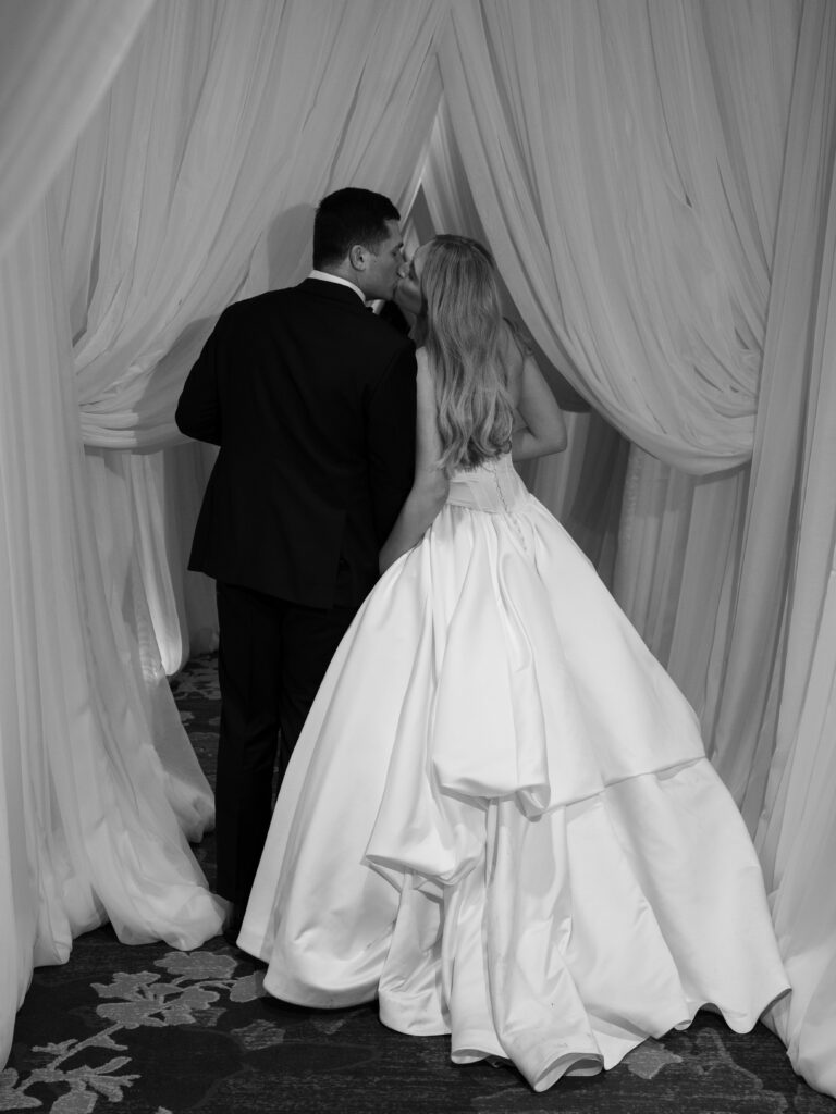 A couple kissing at Houstonian Club